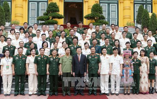 Chủ tịch nước gặp mặt đoàn đại biểu công đoàn Công an nhân dân và Quân đội nhân dân